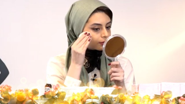 How To: Acne-Fighting Mask