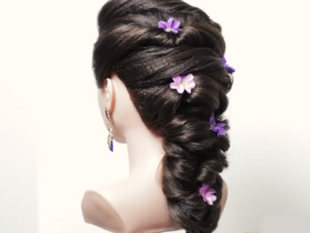 How To: Semi Tucked-in Hairstyle